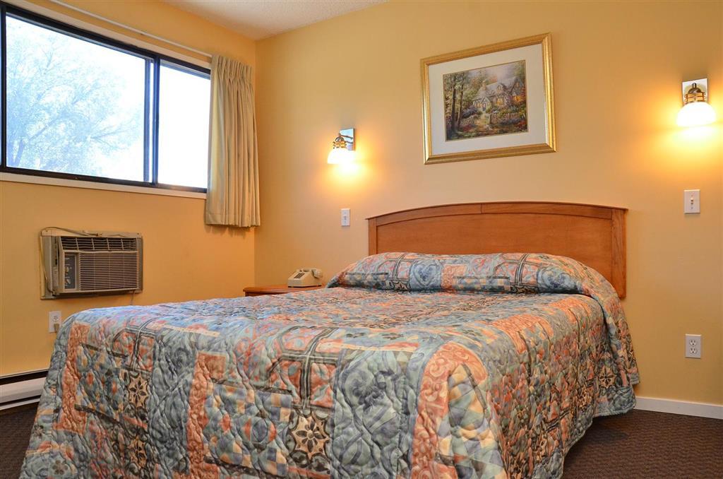 Canadas Best Value Inn Kelowna Habitación foto