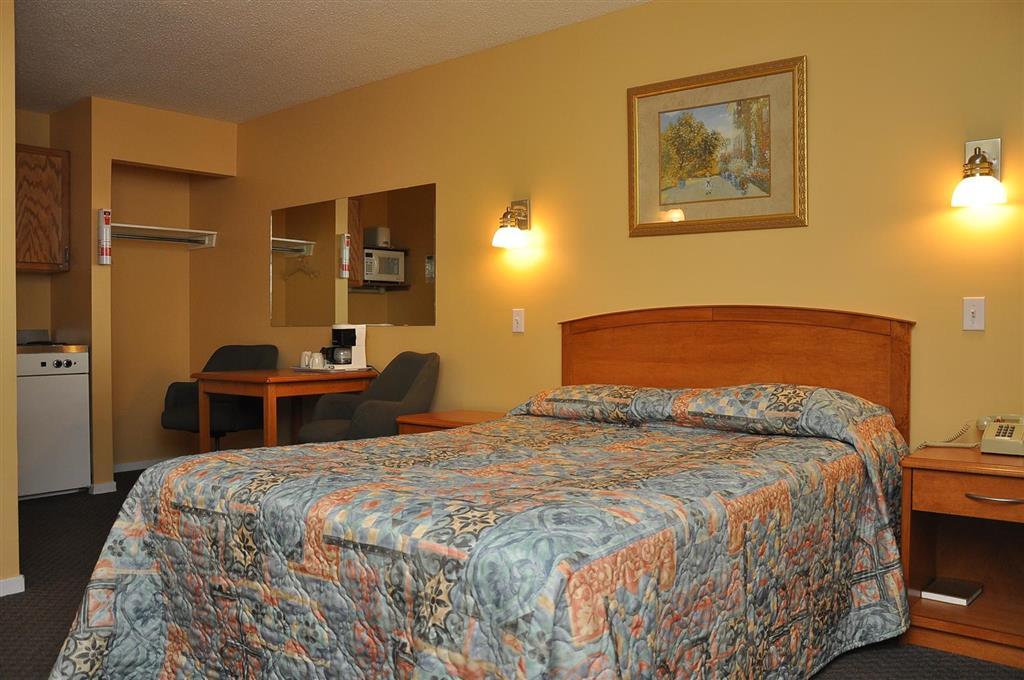 Canadas Best Value Inn Kelowna Habitación foto